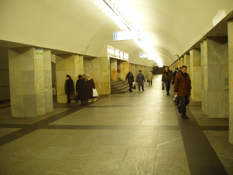 Station hall 1
