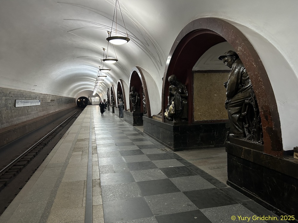 Line 3, station 'Ploschad Revolyucii' Photo Yu.Gridchin, 2025