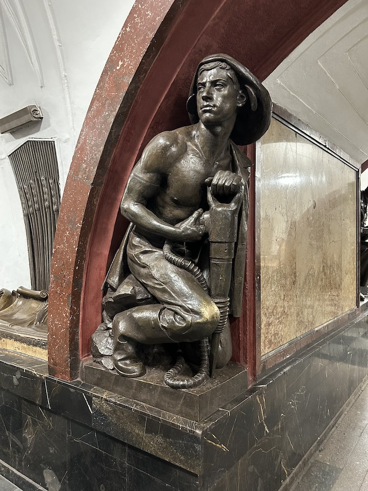 Line 3, station 'Ploschad Revolyucii' Photo Yu.Gridchin, 2025