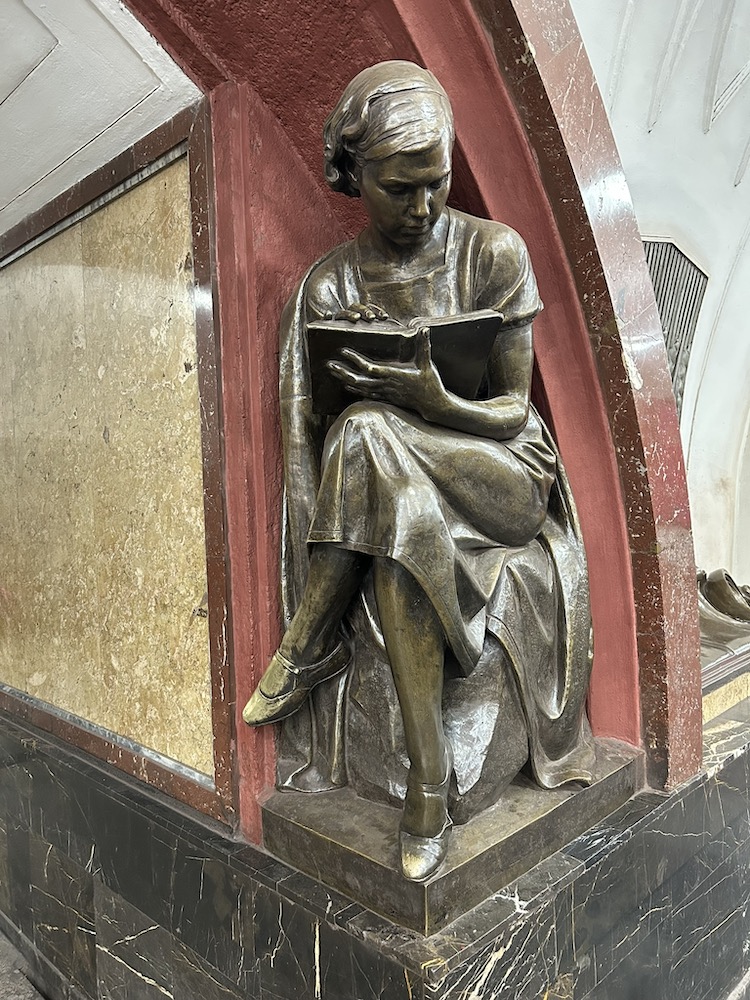 Line 3, station 'Ploschad Revolyucii' Photo Yu.Gridchin, 2025