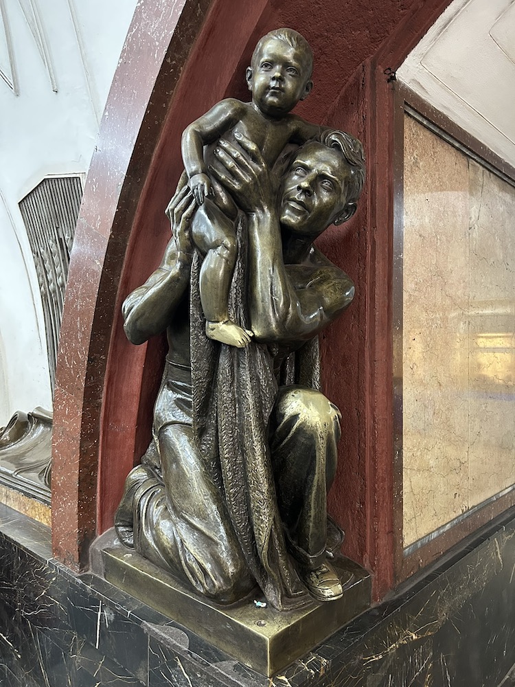 Line 3, station 'Ploschad Revolyucii' Photo Yu.Gridchin, 2025